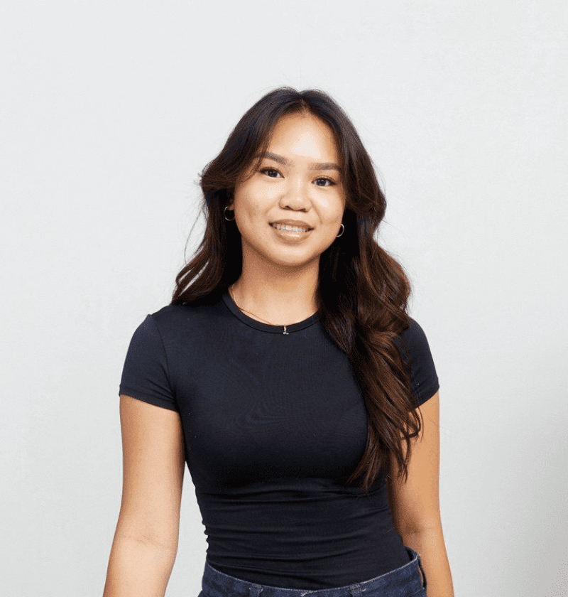 Headshot of Leandrea