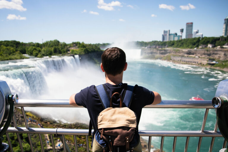 tourist on sunny day in niagara falls